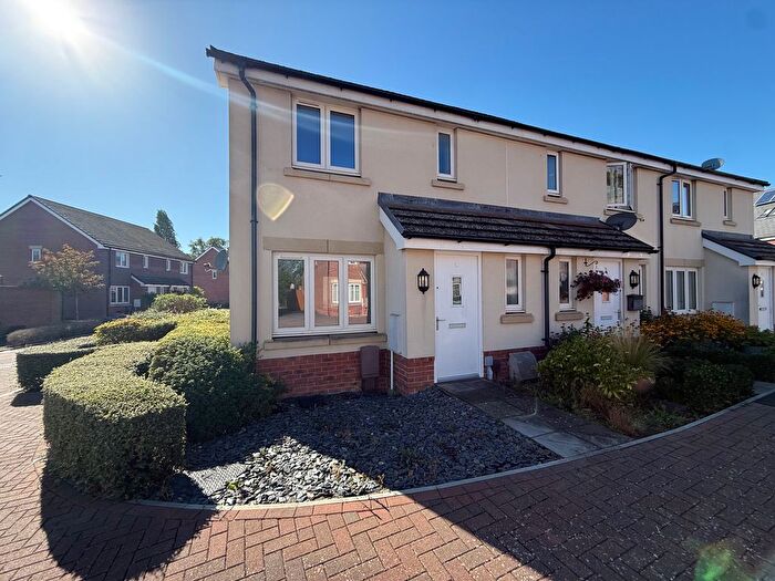 3 Bedroom Semi-Detached House To Rent In Faraday Road, Drayton, PO6