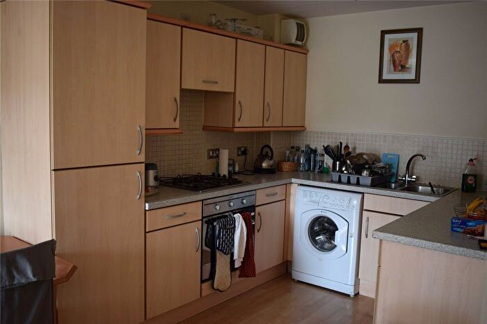 2 Bedroom Flat To Rent In Albion Gardens, Edinburgh, EH7