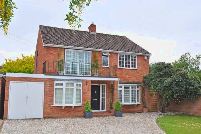 4 Bedroom Detached House To Rent In Thames Crescent, Maidenhead, Berkshire, SL6