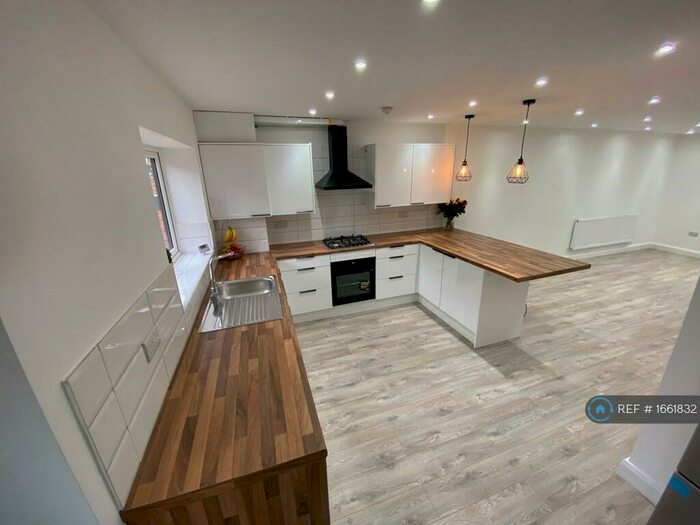 3 Bedroom Terraced House To Rent In Little Ilford Lane, London, E12