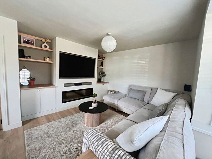 3 Bedroom Semi-detached House For Sale In Wanstead Grove, Plymouth, PL5