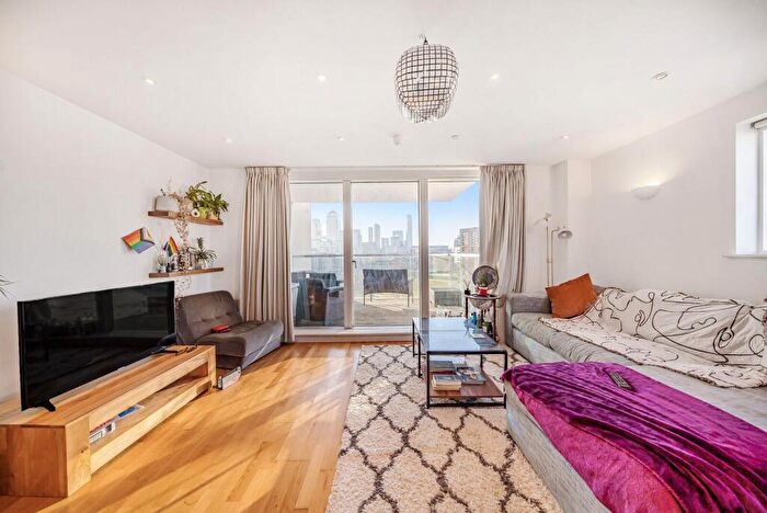 2 Bedroom Flat For Sale In Ingot Tower, , Limehouse, London, E14