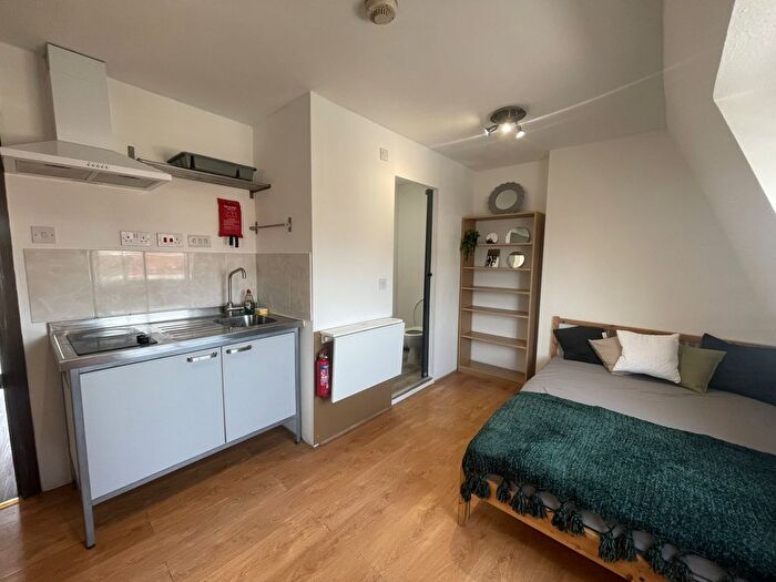 1 Bedroom Flat To Rent In Walworth Road, London, SE17