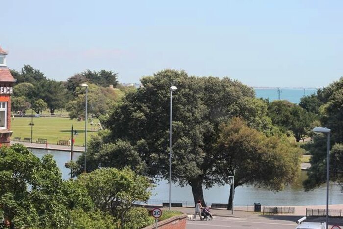 1 Bedroom Flat To Rent In Granada Road, Southsea, PO4