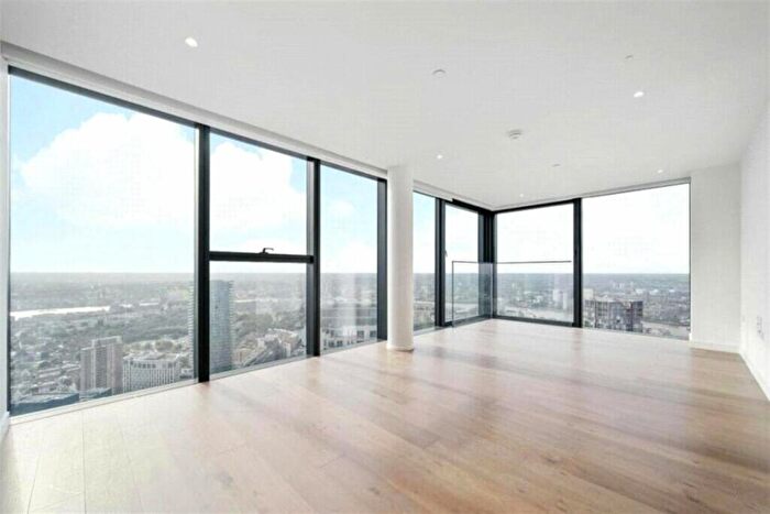3 Bedroom Apartment To Rent In Hampton Tower, Marsh Wall, E14