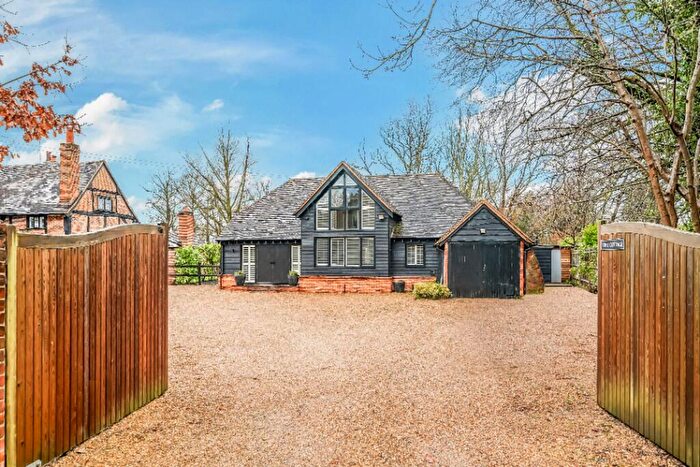 3 Bedroom Detached House To Rent In Orchard Road, Hurst, RG10