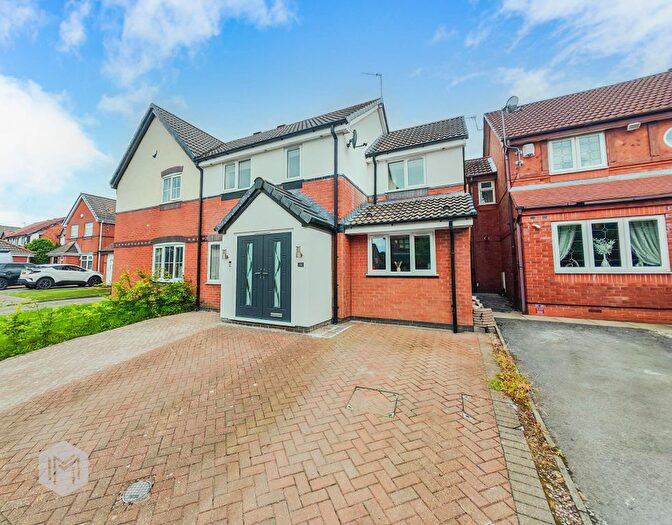 4 Bedroom Semi-Detached House For Sale In Firfield Grove, Worsley, M28