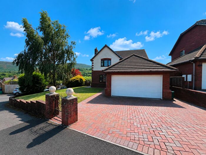4 Bedroom Detached House For Sale In Lakeside, Aberdare, CF44