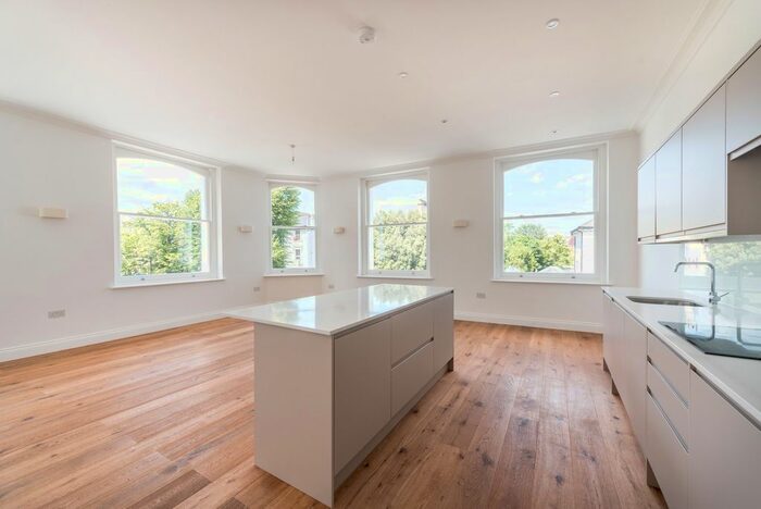 2 Bedroom Flat To Rent In Haverstock Hill, London, NW3