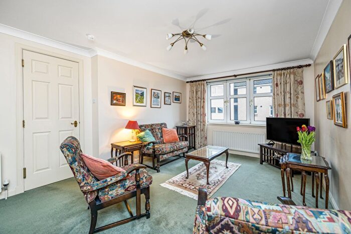 3 Bedroom Flat For Sale In / Meadow Place Road, Corstorphine, Edinburgh, EH12