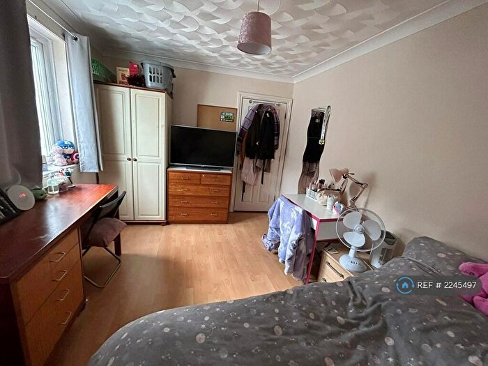 2 Bedroom Flat To Rent In Somers Road, Southsea, PO5