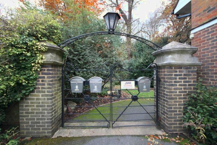 4 Bedroom Flat To Rent In Sample Oak Lane, Chilworth, Guildford, GU4