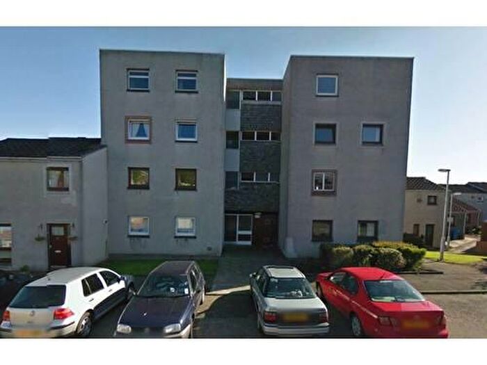 2 Bedroom Flat To Rent In Carlyle Lane, Dunfermline, KY12