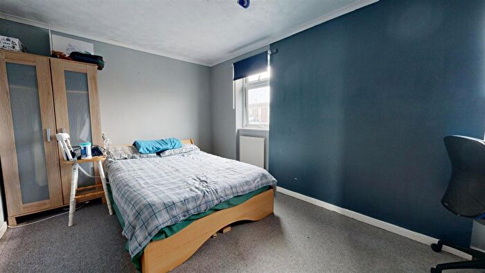 3 Bedroom End Of Terrace House For Sale In Carisbrooke, Southill, Weymouth, DT4