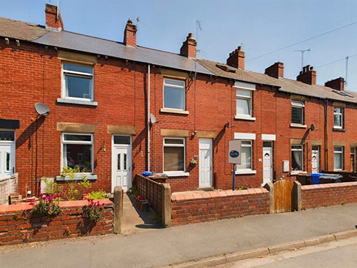 3 Bedroom Terraced House To Rent In Manchester Road, Stocksbridge, Sheffield, S36
