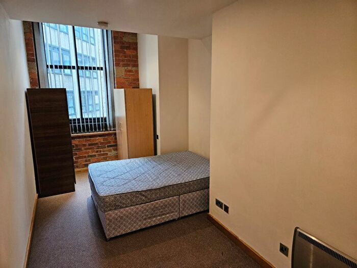 1 Bedroom Flat To Rent In Apartment, Leeds Road, Bradford, BD1