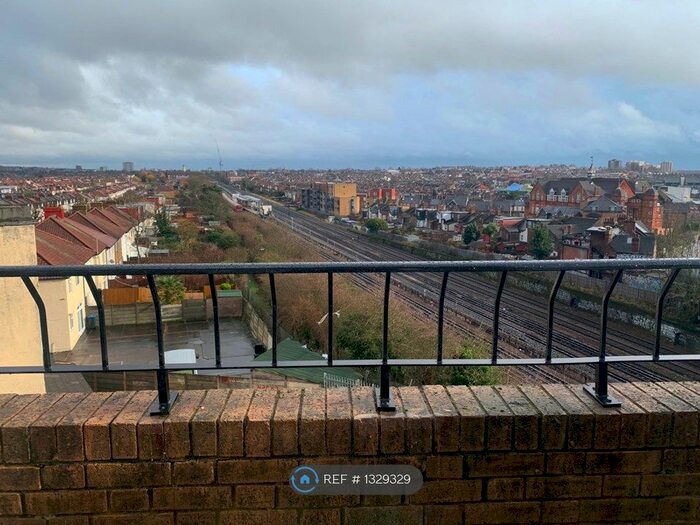 2 Bedroom Flat To Rent In Burnley Road, London, NW10