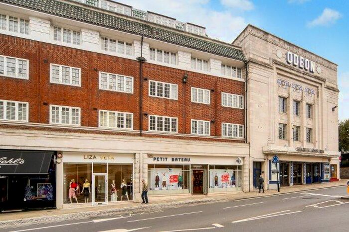 2 Bedroom Flat To Rent In Hill Street, Richmond, TW9