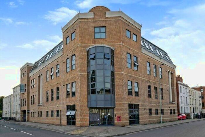 2 Bedroom Flat To Rent In Park Road, Gloucester, GL1