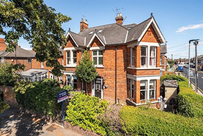 4 Bedroom Property To Rent In Bushmead Avenue, Bedford, MK40