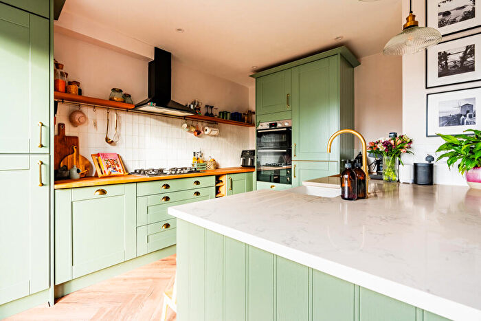 3 Bedroom End Of Terrace House For Sale In Queensholm Drive, Bromley Heath, BS16