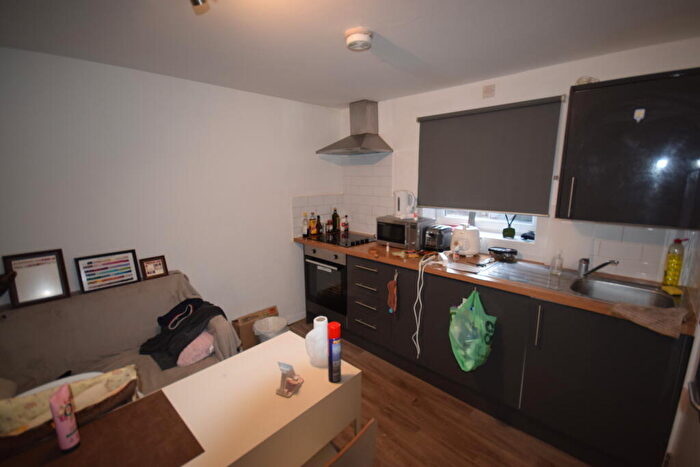 2 Bedroom Flat To Rent In East Street, Southampton, City Of Southampton, SO14