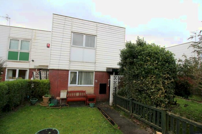 2 Bedroom House To Rent In Ladywell Road, Tunstall, Stoke-On-Trent, ST6