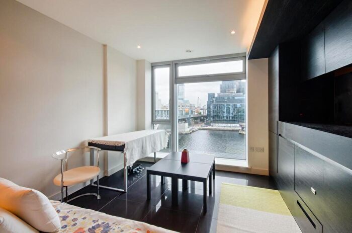 Apartment To Rent In Pan Peninsula, Canary Wharf, E14