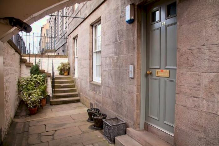 1 Bedroom Flat To Rent In York Place, Edinburgh EH1