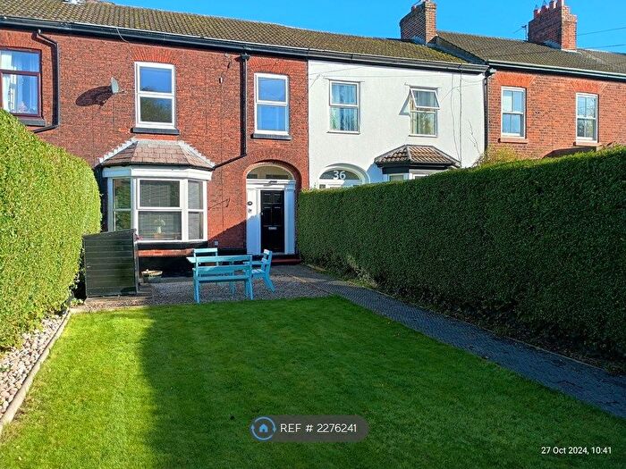 2 Bedroom Flat To Rent In Leinster Gardens, Runcorn, WA7