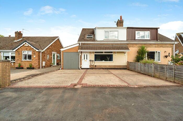 3 Bedroom Semi-Detached Bungalow For Sale In Karen Avenue, Keelby, DN41