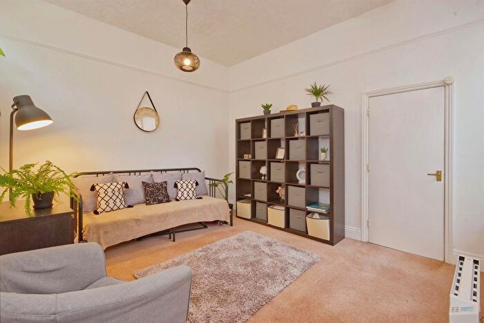 1 Bedroom Flat For Sale In Hopcott Road, Minehead, TA24