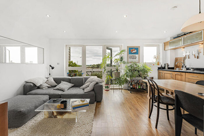 1 Bedroom Apartment To Rent In Fenland House, Harry Zeital Way, Clapton, Hackney, E5