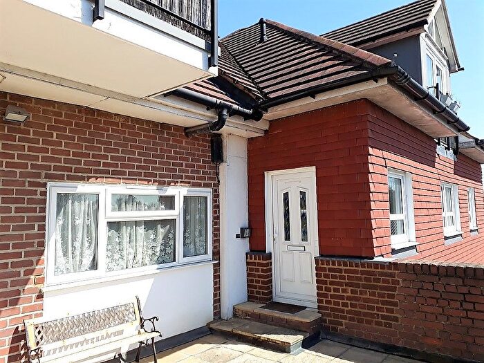 1 Bedroom Flat To Rent In High Street, Iver, Buckinghamshire, SL0