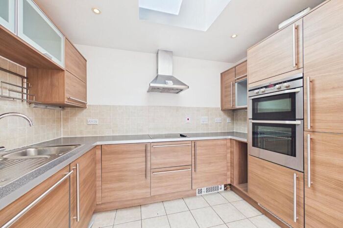 2 Bedroom Flat To Rent In Pavilions, Windsor, Berkshire, SL4