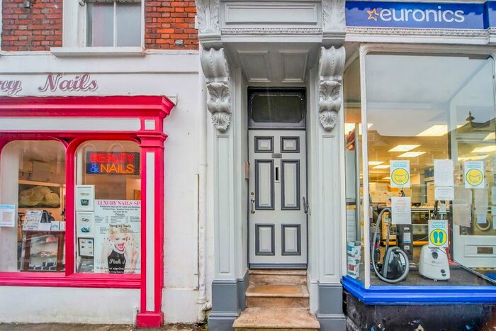 1 Bedroom Flat For Sale In Market Place, Blandford Forum, DT11