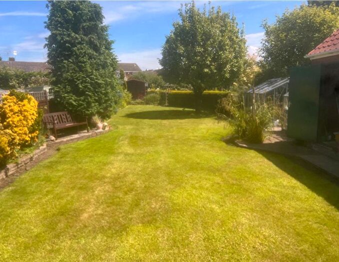 2 Bedroom Detached Bungalow For Sale In Tranby Avenue, York, YO10