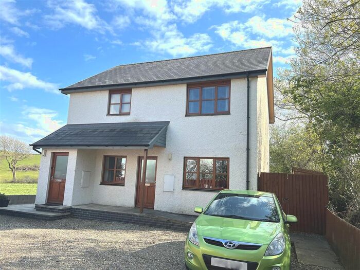 2 Bedroom Flat For Sale In Clos Y Dderwen, Blaenplwyf, Aberystwyth, SY23