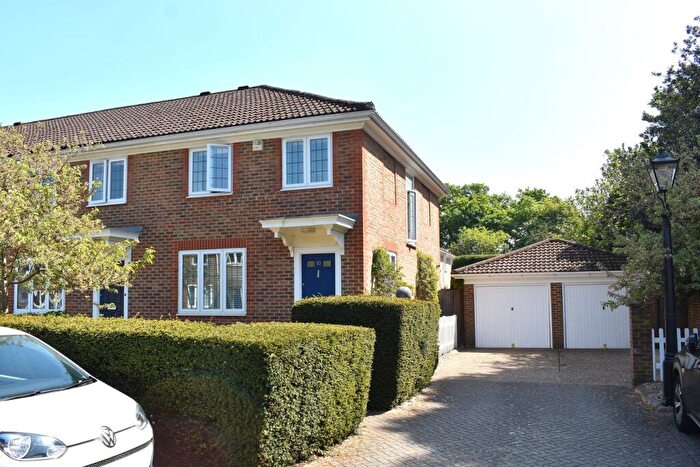 3 Bedroom End Of Terrace House To Rent In Hungerford Square, Weybridge, KT13