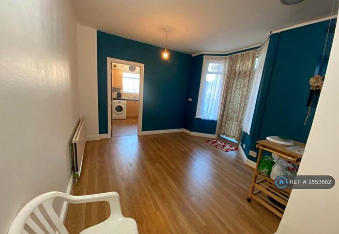 2 Bedroom Flat To Rent In Haringey, N4