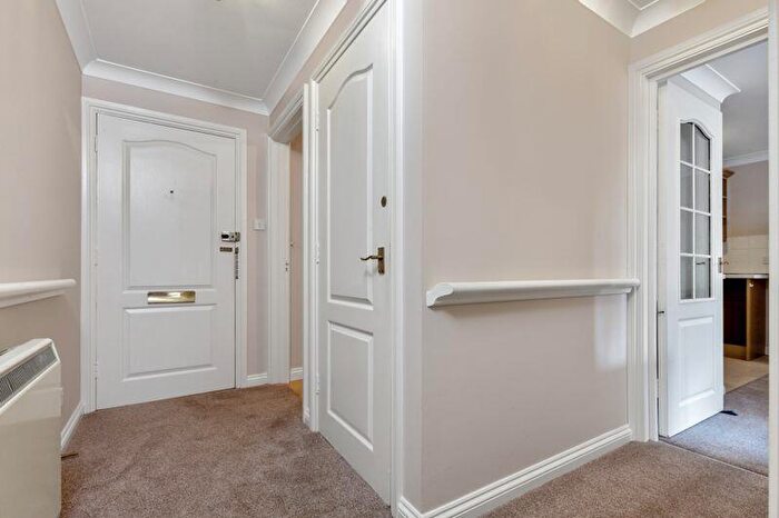 1 Bedroom Flat For Sale In Havant Road, Emsworth, PO10