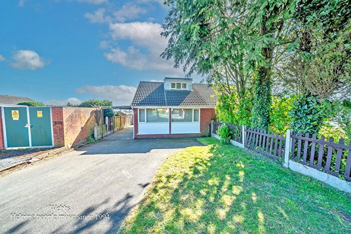 4 Bedroom Semi-Detached Bungalow For Sale In Viewfield Avenue, Hednesford, Cannock, WS12