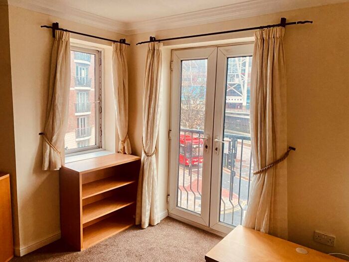 1 Bedroom Flat To Rent In Century Court, Taffs Mead Embankment, Cardiff, CF11