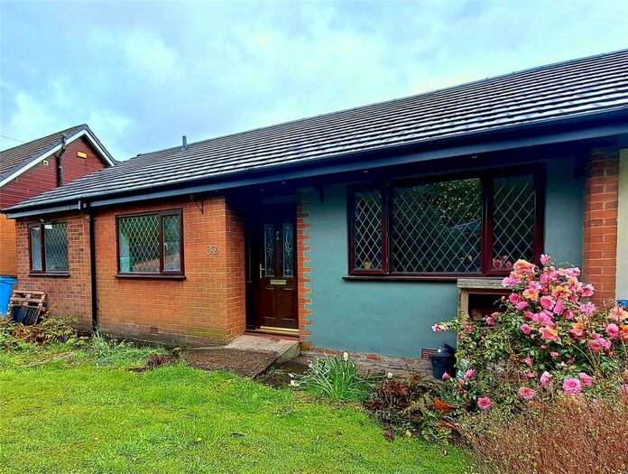 3 Bedroom Semi-Detached House To Rent In Burnedge Lane, Grasscroft, Saddleworth, OL4