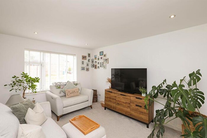 2 Bedroom Terraced House To Rent In Carsington Close, Chesterfield, S40