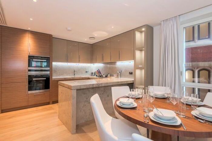 2 Bedroom Flat To Rent In Temple House, Strand, WC2R
