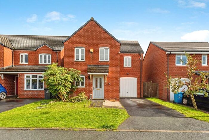 3 Bedroom Detached House For Sale In North Dene Park, Chadderton, Oldham, OL9