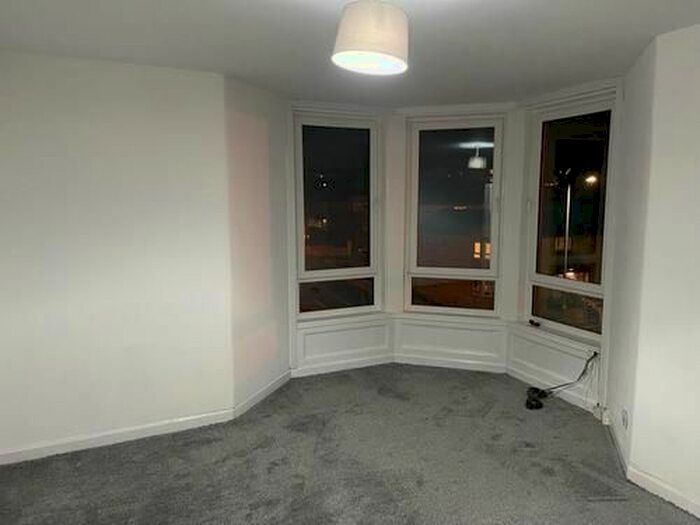 2 Bedroom Flat To Rent In Coplaw Street, Glasgow, G42