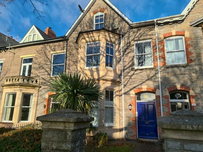 1 Bedroom Apartment To Rent In Clive Place, Penarth, CF64