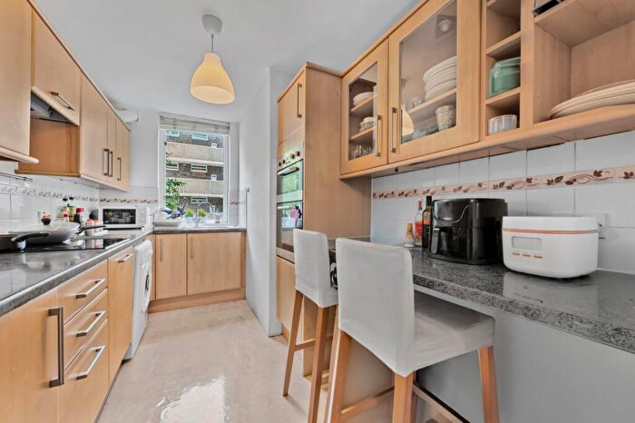 1 Bedroom Flat For Sale In Dinerman Court, - Boundary Road, NW8